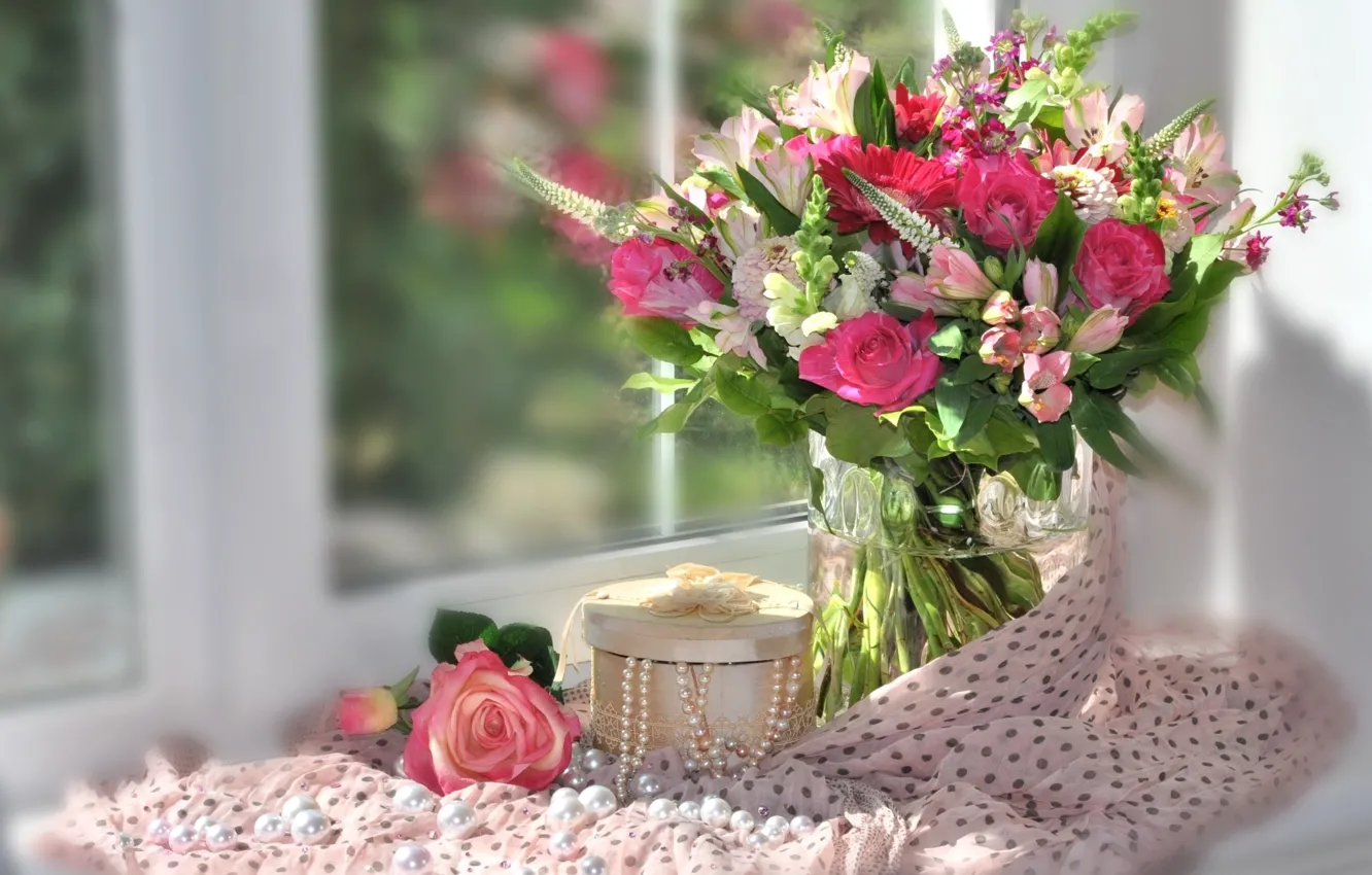 Фото обои flower, nature, flowers, window, vase, bouquet, roses