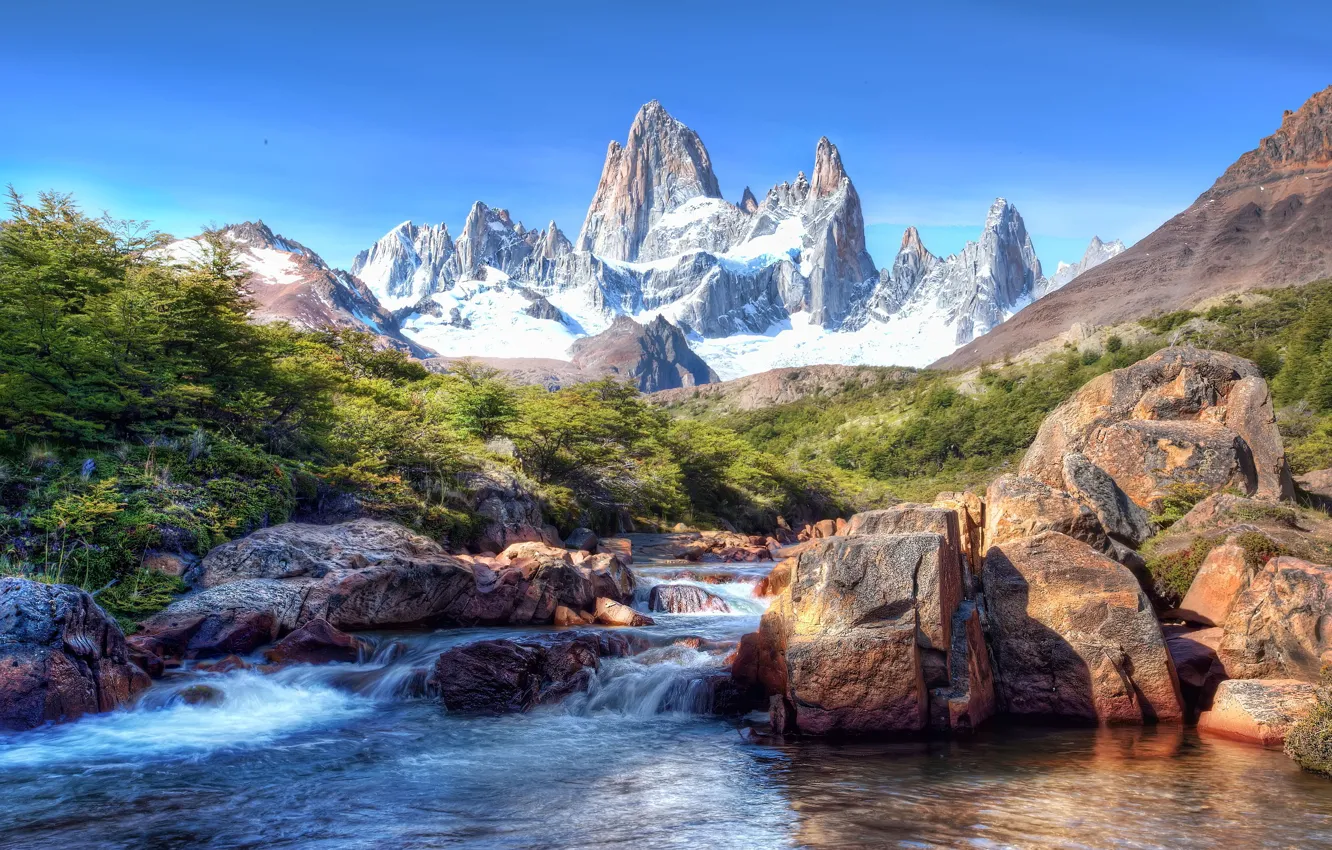Фото обои небо, снег, горы, камни, Южная Америка, Patagonia, Патагония, горная речка