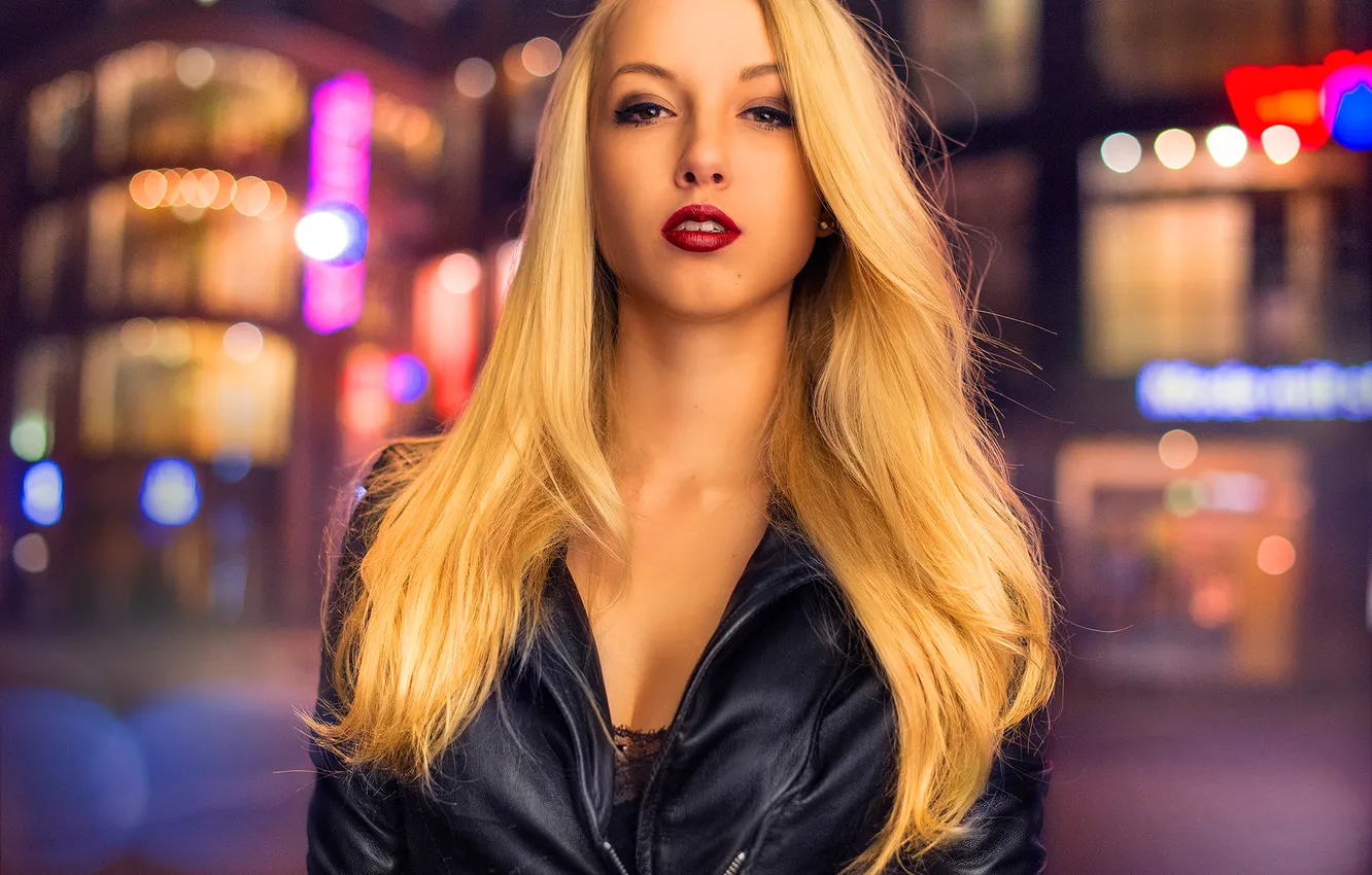 Фото обои City, Light, Sexy, Model, Urban, Blonde, View, Hair