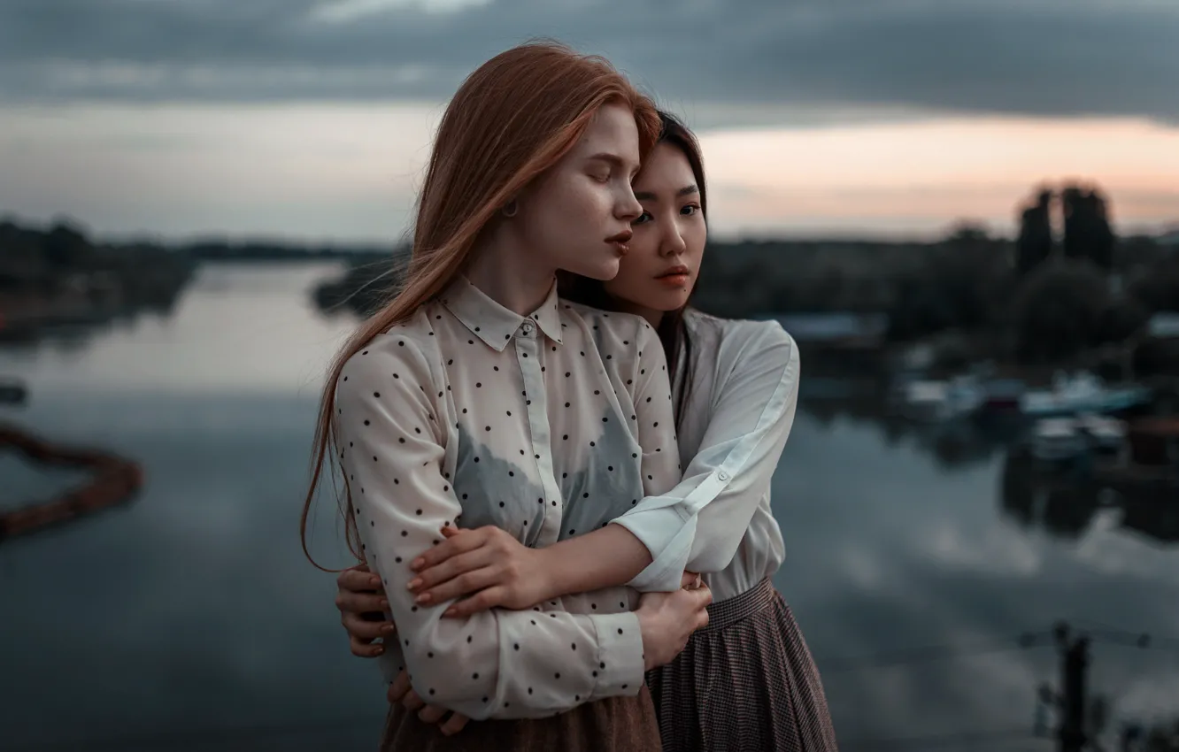 Фото обои рыжая, две девушки, восточная внешность, Ульяна Найденкова