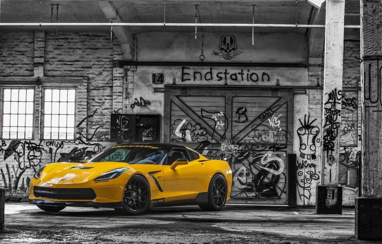 Фото обои желтый, ворота, Corvette, Chevrolet, графити, шевроле, корвет, Stingray