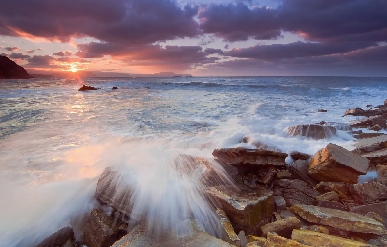 Фото обои море, волны, солнце, камни, скалы
