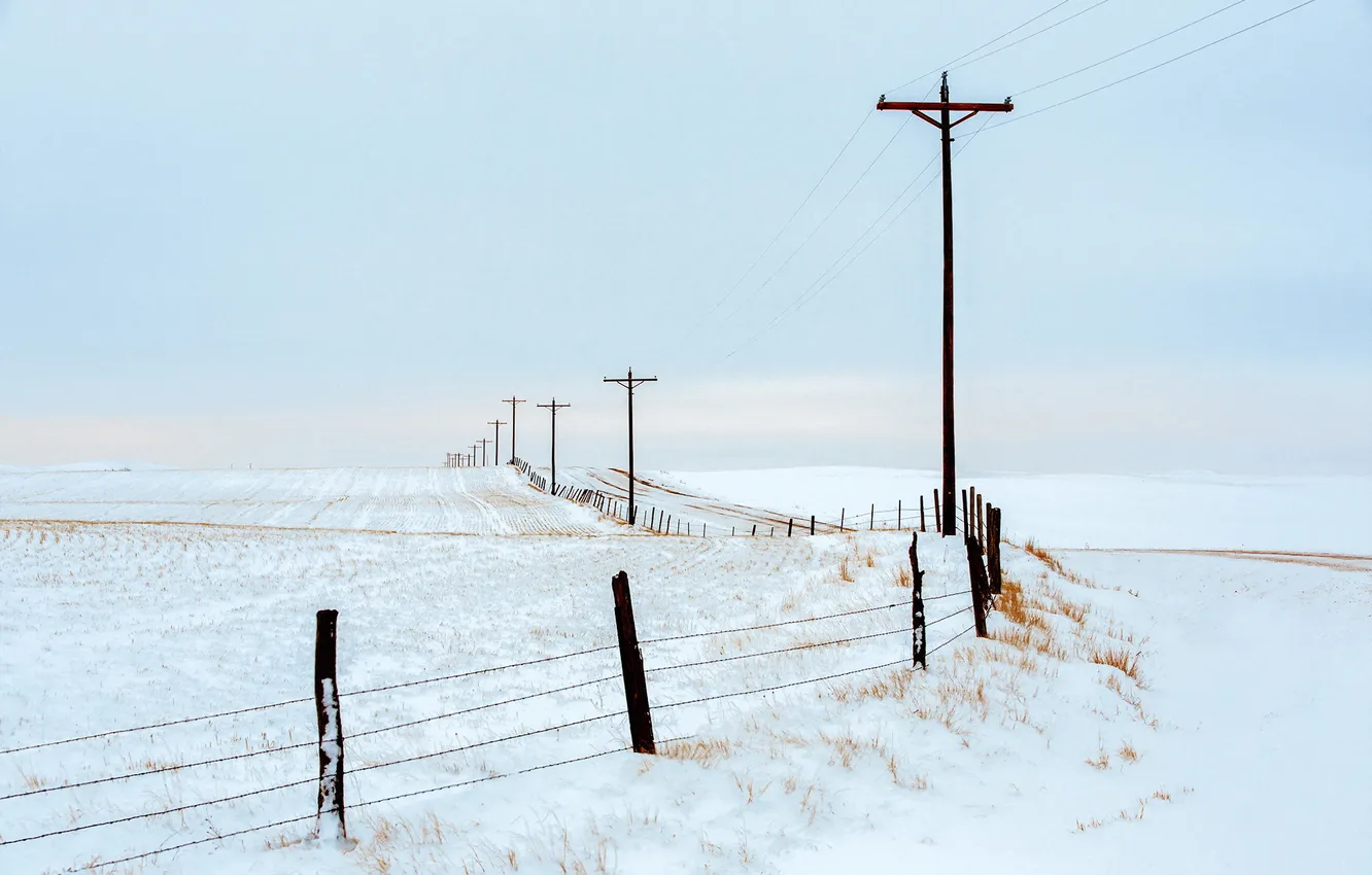 Фото обои дорога, поле, осень, снег, забор