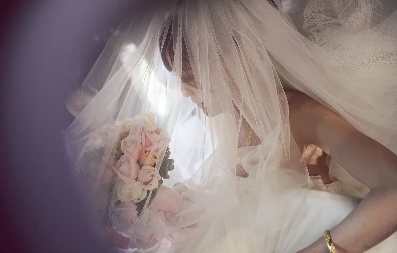 Фото обои девушка, розы, невеста, фата, свадебный букет