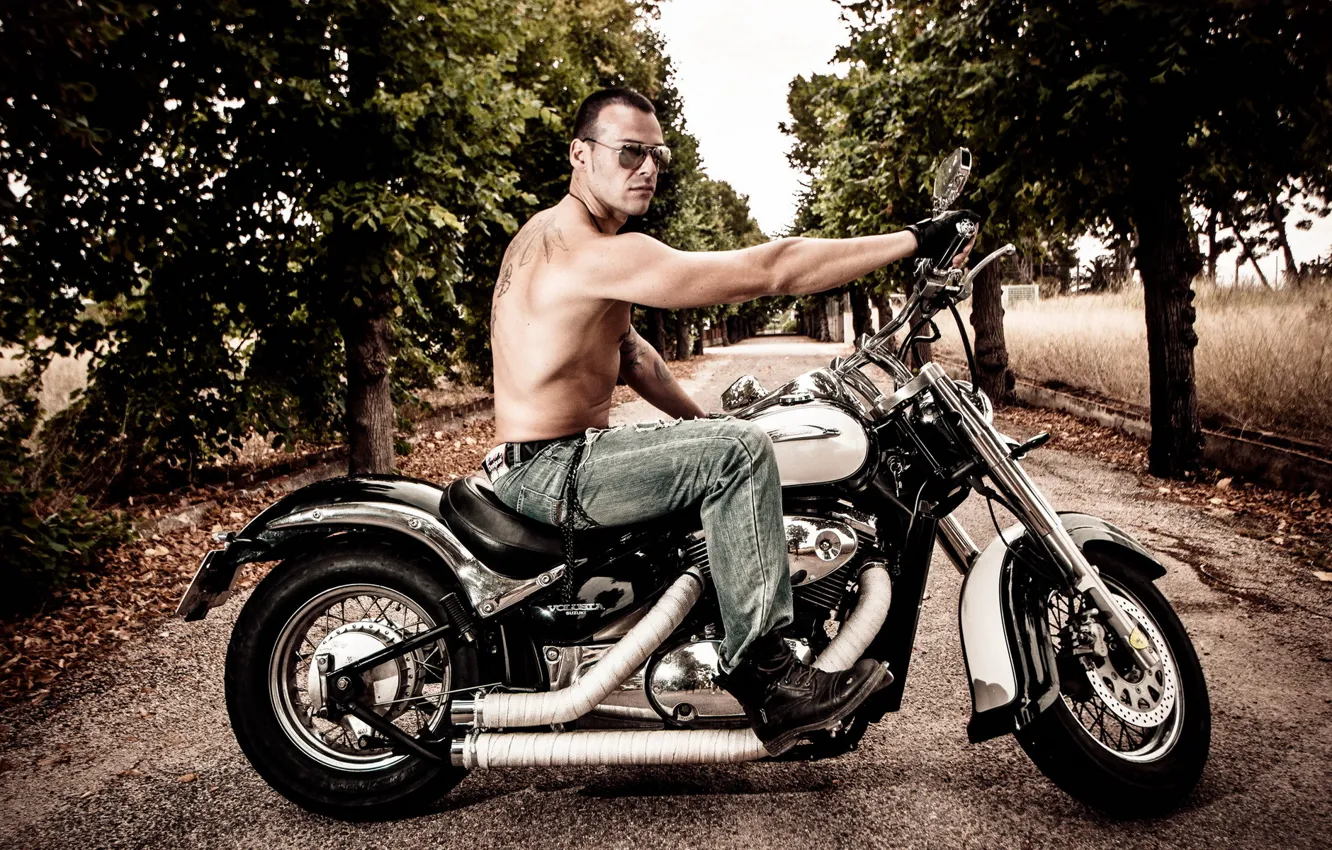 Фото обои фон, мотоцикл, Carlos