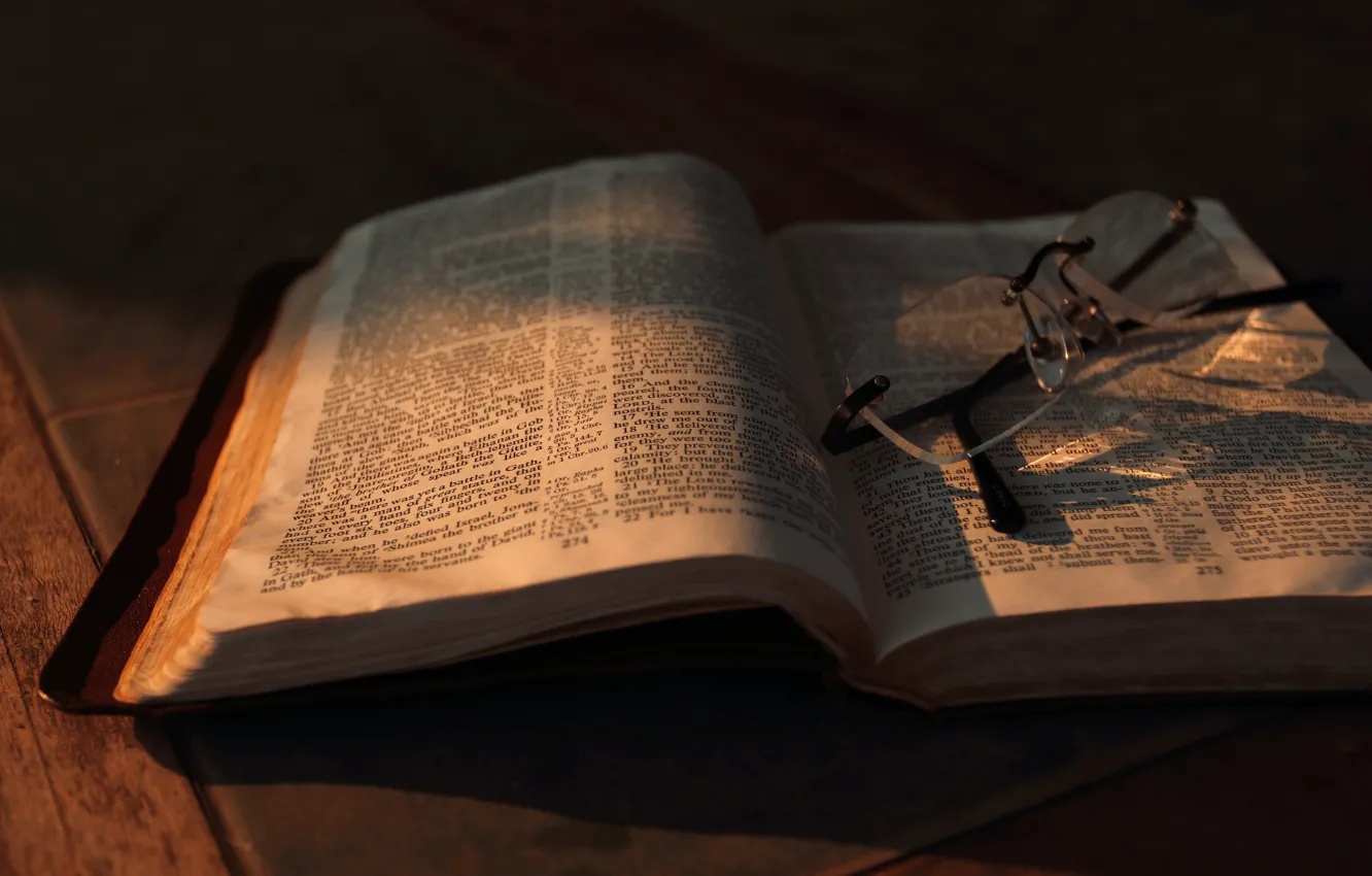 Фото обои Love, Christian, God, Glasses, Bible, Sunlight, Jesus, Timothy Eberly