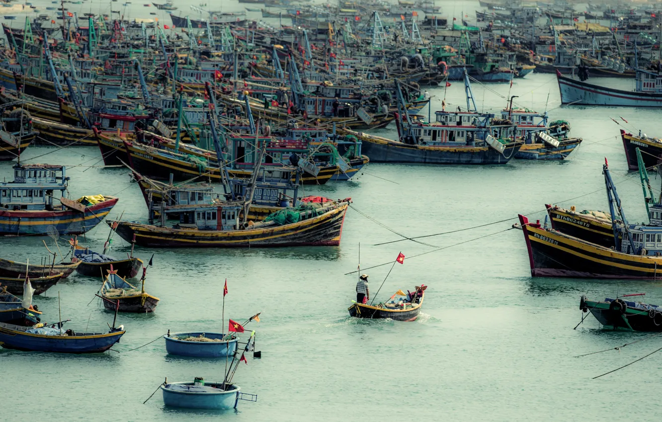 Фото обои ocean, asia, people, boats, ships, BUSY HARBOUR VIETNAM