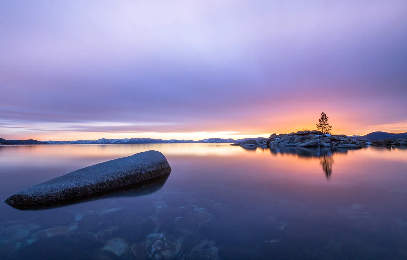 Фото обои природа, озеро, камни, прозрачная вода, дерево, горизонт, простор, Исландия