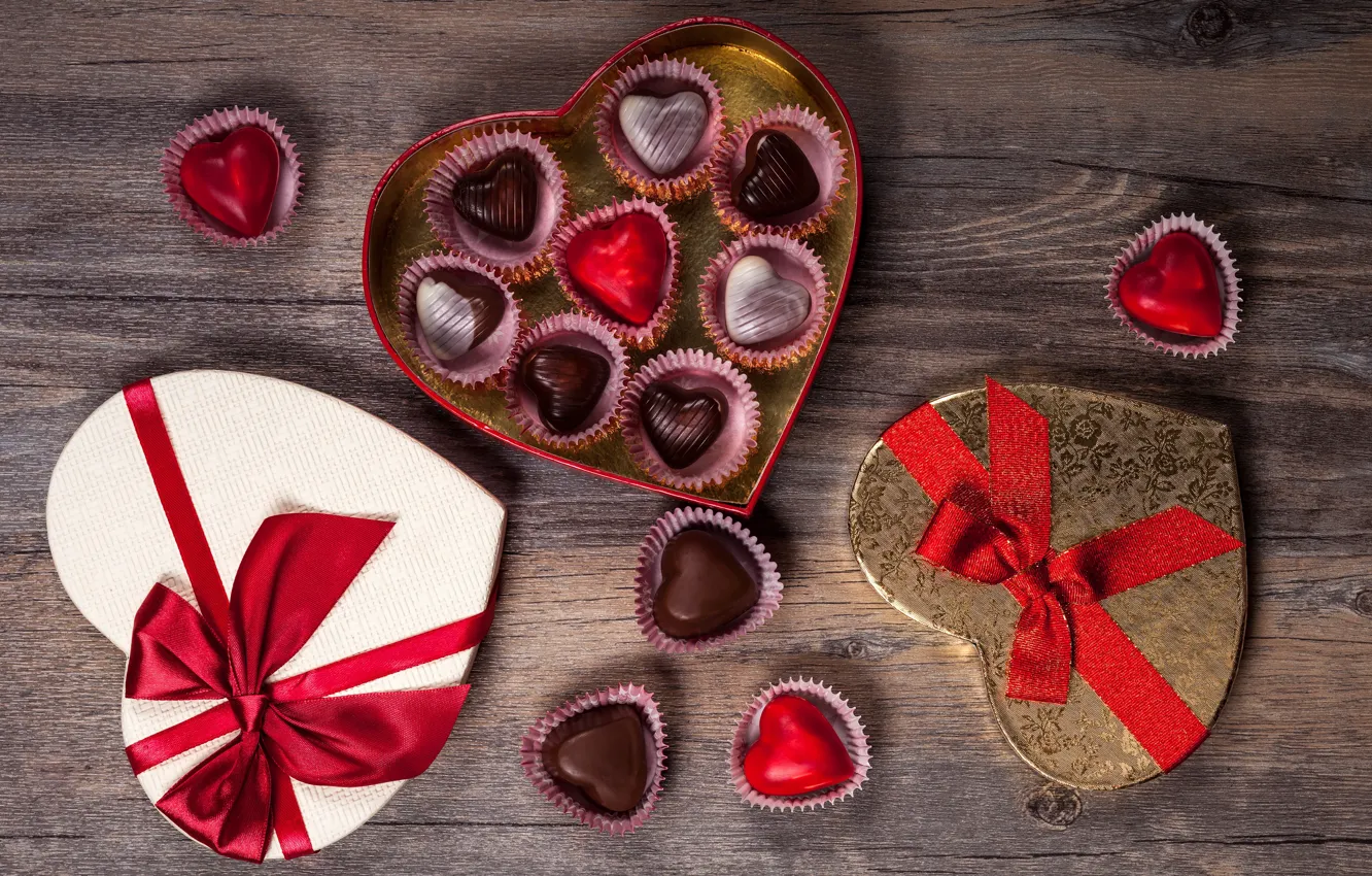 Фото обои любовь, подарок, шоколад, конфеты, сердечки, сладости, love, wood