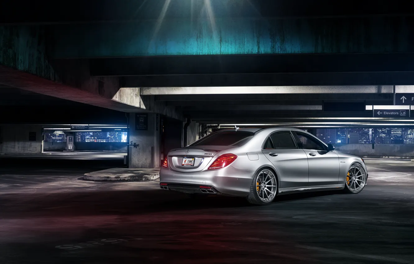 Фото обои Mercedes-Benz, night, rear, parking, S63
