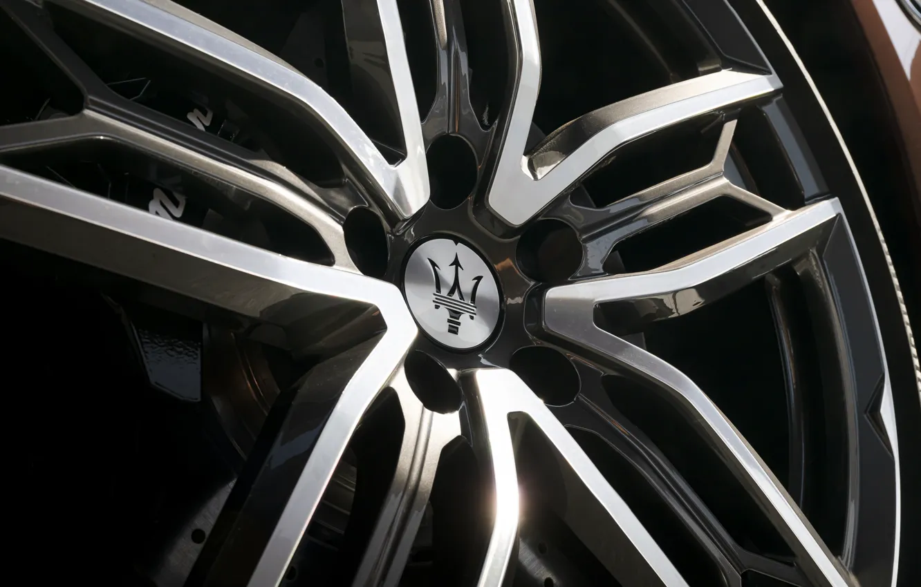 Фото обои Maserati, Quattroporte, logo, wheel, Maserati Quattroporte Modena