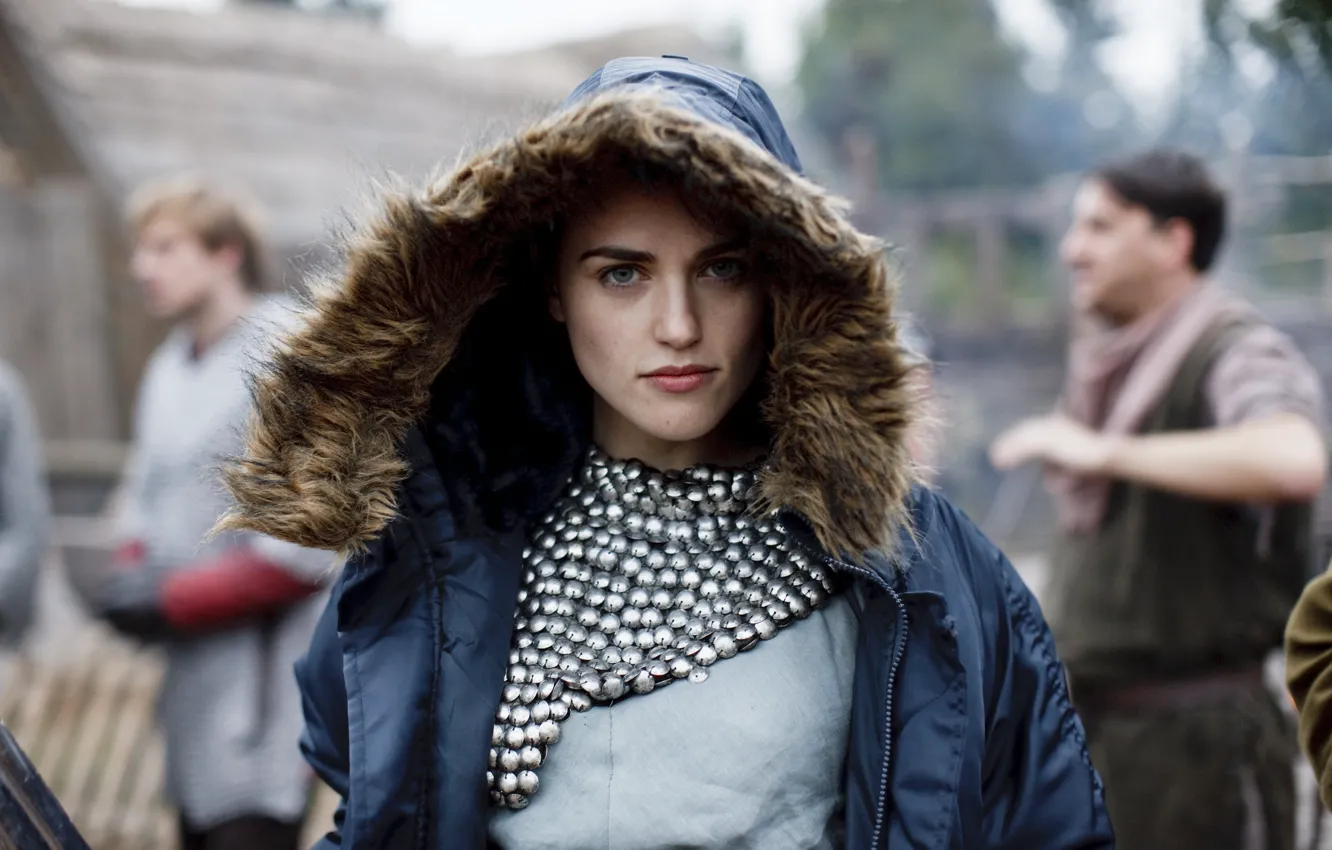 Фото обои девушка, капюшон, Katie McGrath