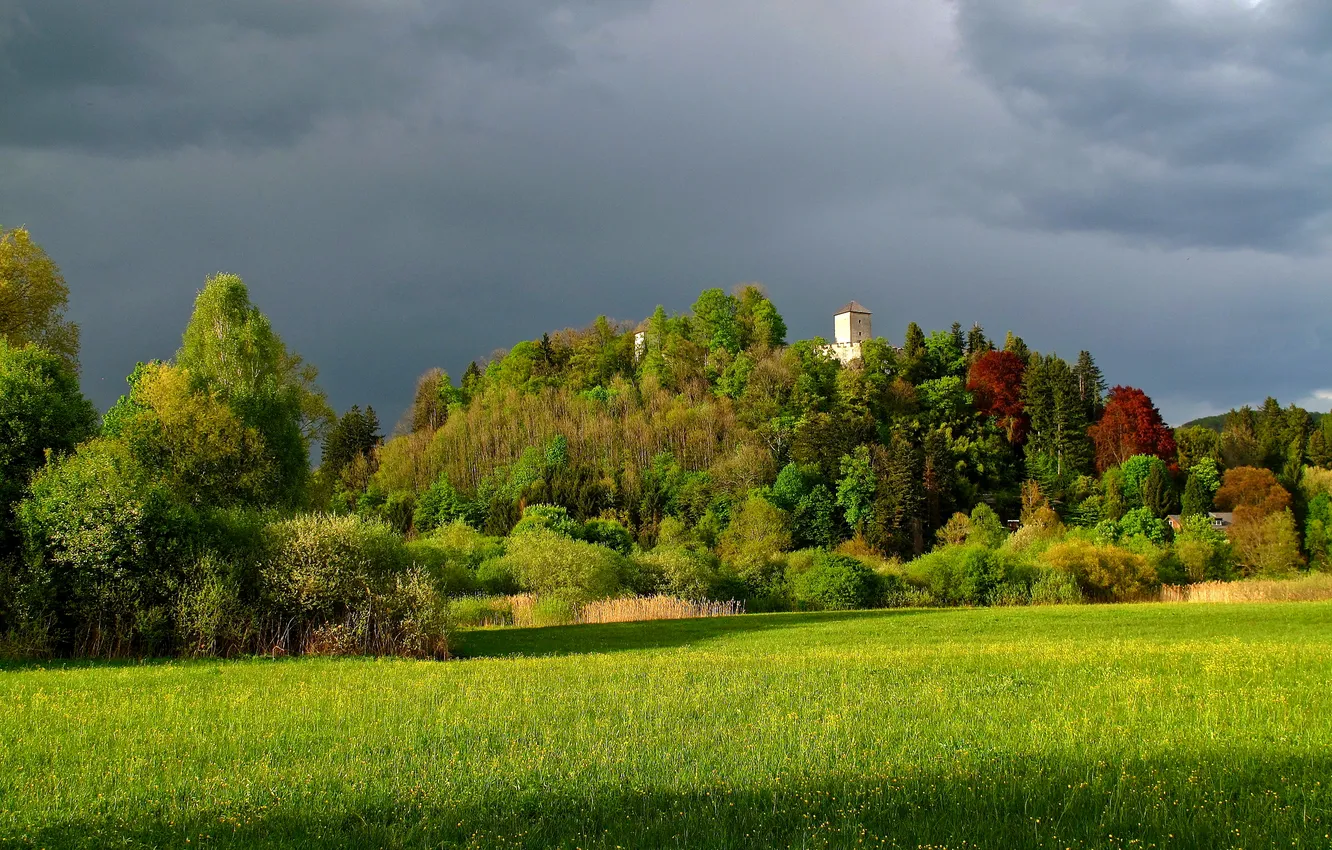 Фото обои осень, небо, деревья, тучи, замок, гора, Австрия, холм