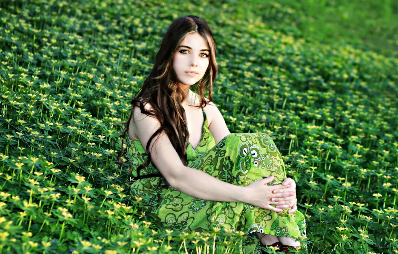 Фото обои поле, девушка, цветы