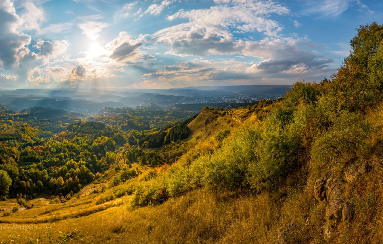 Фото обои небо, солнце, горы, город, панорама, Лашков Федор, Кисловодский национальный парк