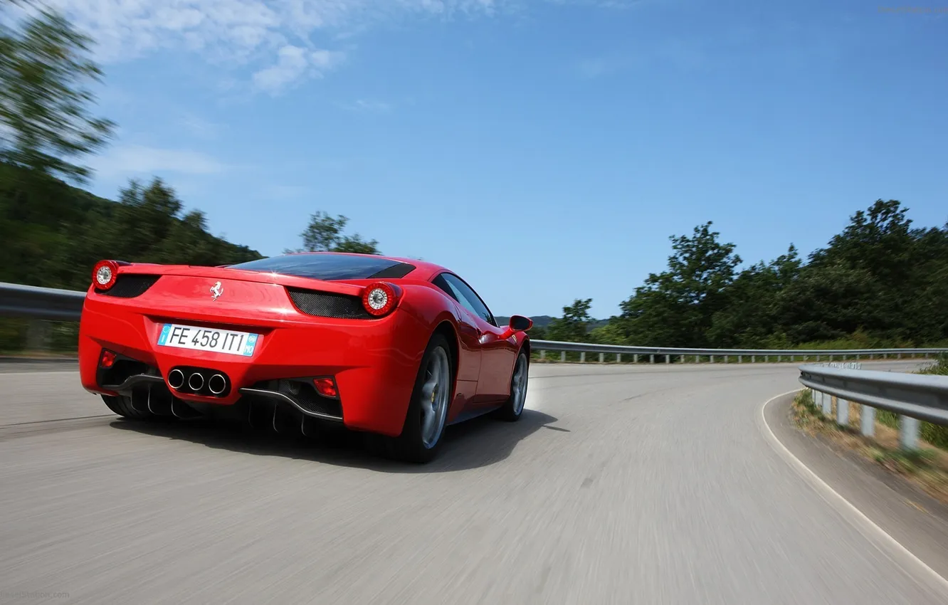 Фото обои дорога, небо, красный, Ferrari, суперкар, феррари, 458, вид сзади