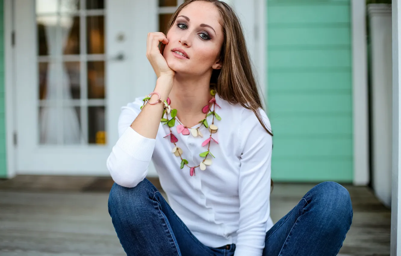 Фото обои лето, взгляд, девушка, лицо, фон, сидит