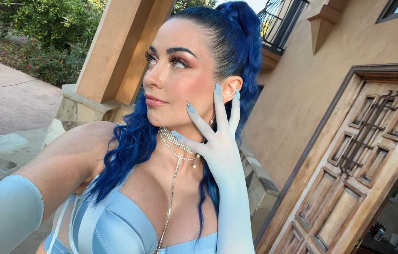 Фото обои bra, model, blu, big boobs, blue hair color, jewelz blu, jewelz