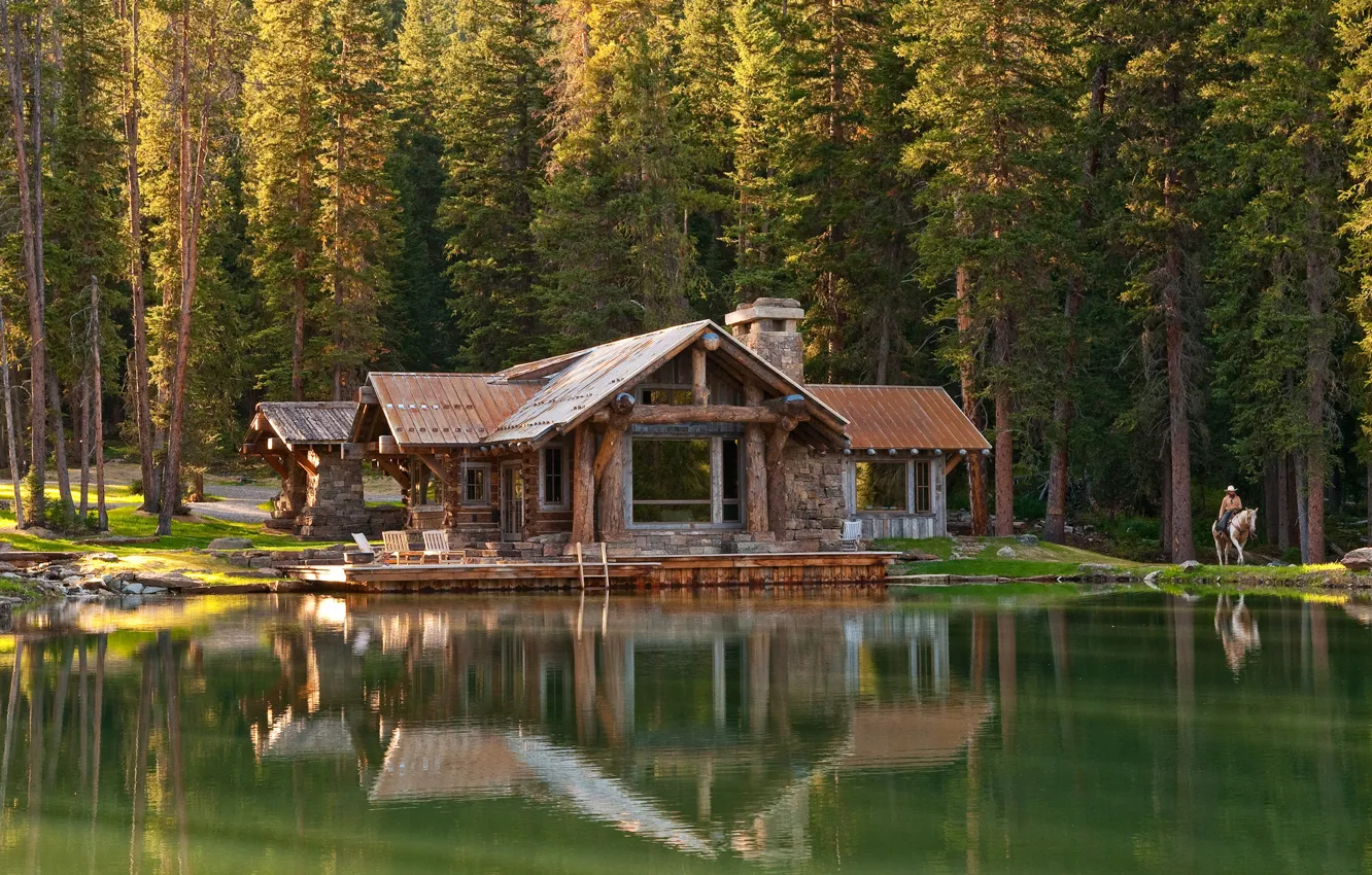 Фото обои лес, вода, солнце, деревья, озеро, дом, отражение, берег