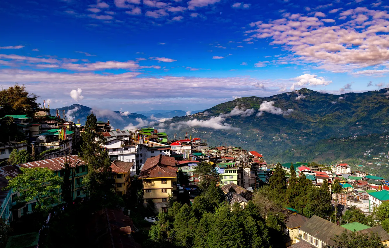 Фото обои облака, горы, Индия, домики, Gangtok