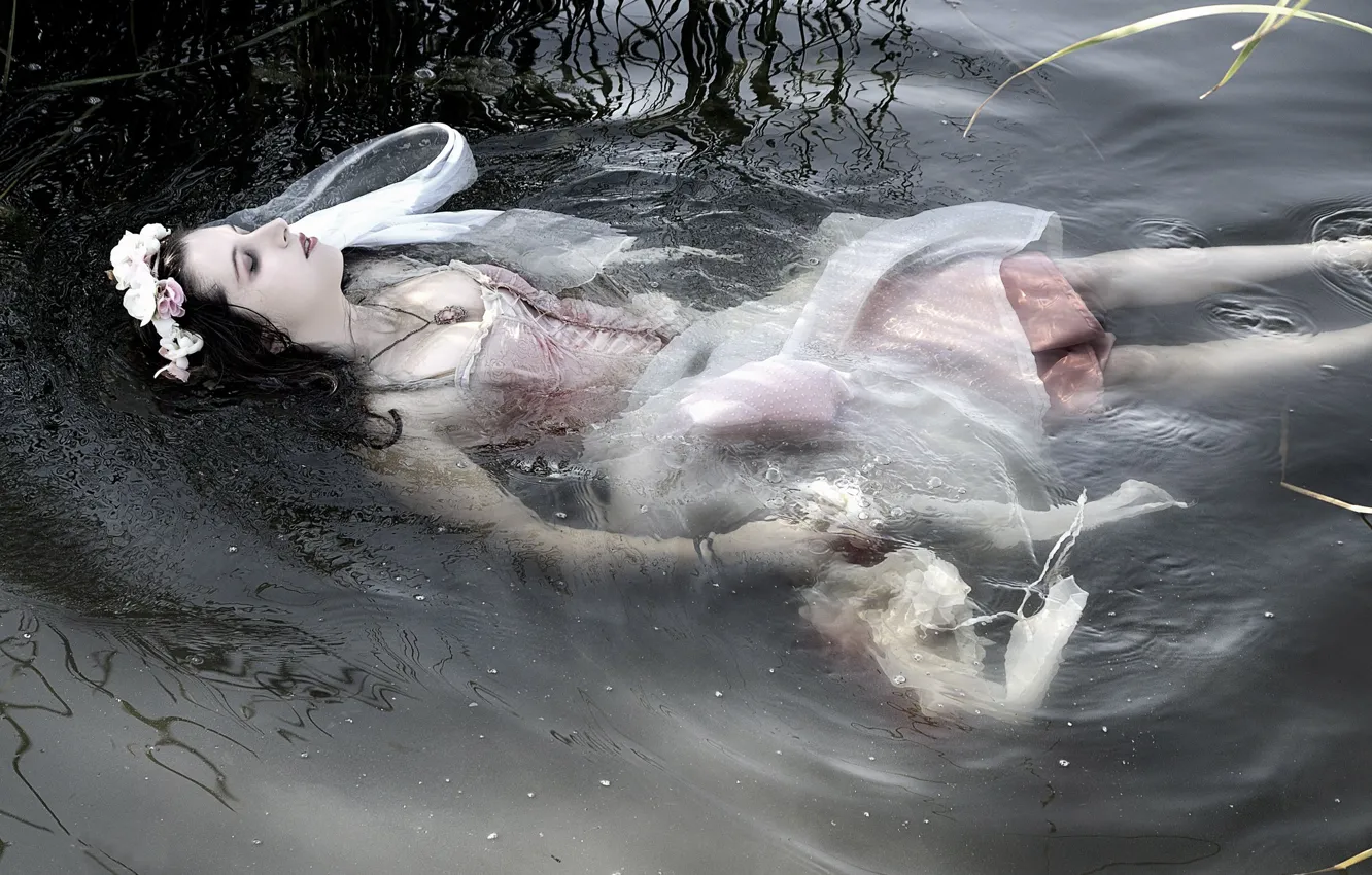 Фото обои вода, девушка, ситуация, невеста, утопленница, Ophelia's death