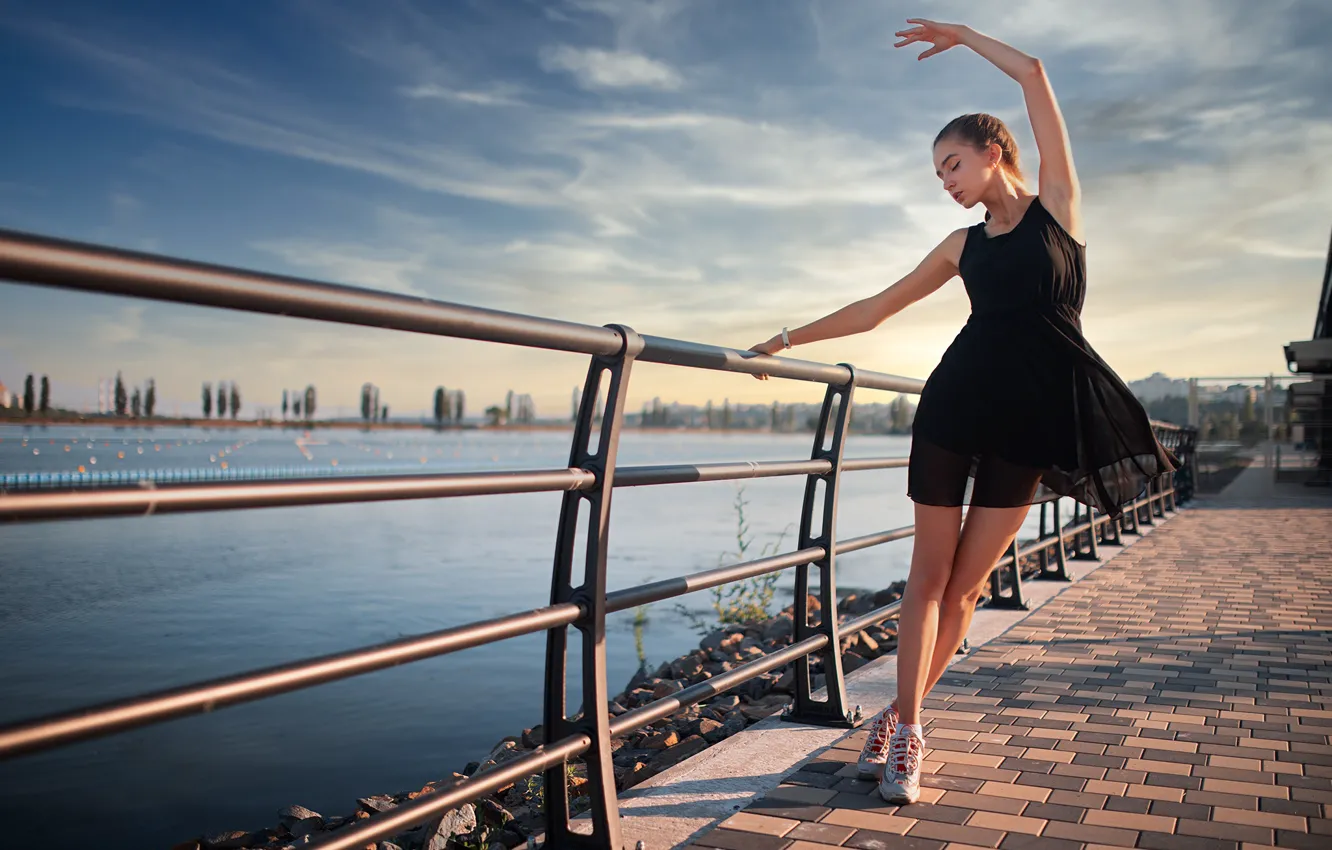 Фото обои девушка, поза, платье, балерина, набережная, Дмитрий Шульгин