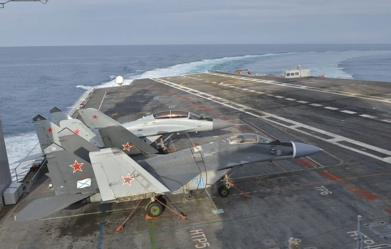 Фото обои истребители, ВМФ России, Миг-29КУБ, палуба авианосца