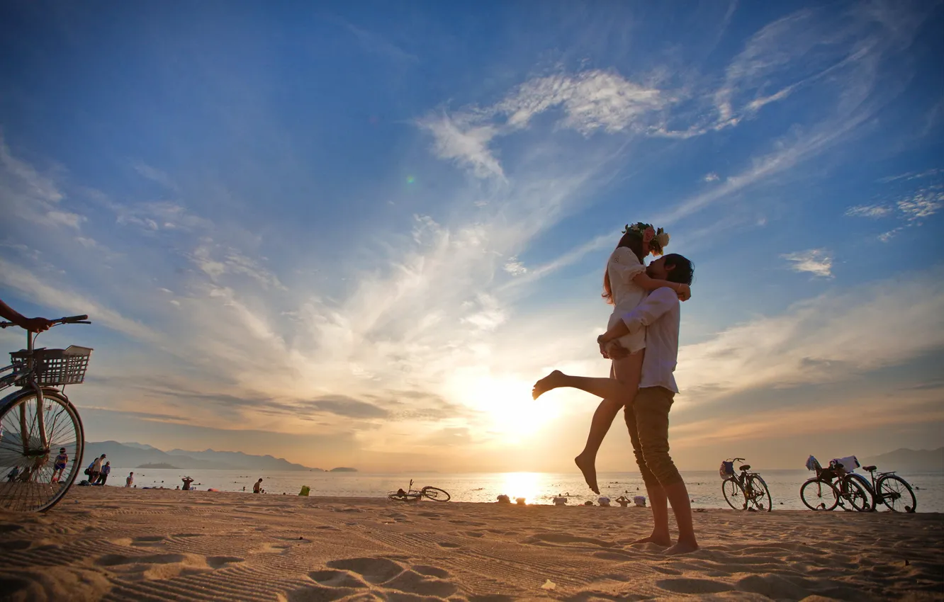 Фото обои пляж, пара, парень, девушка.радость