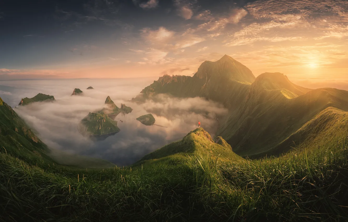Фото обои море, пейзаж, горы, природа, туман, рассвет, остров, утро