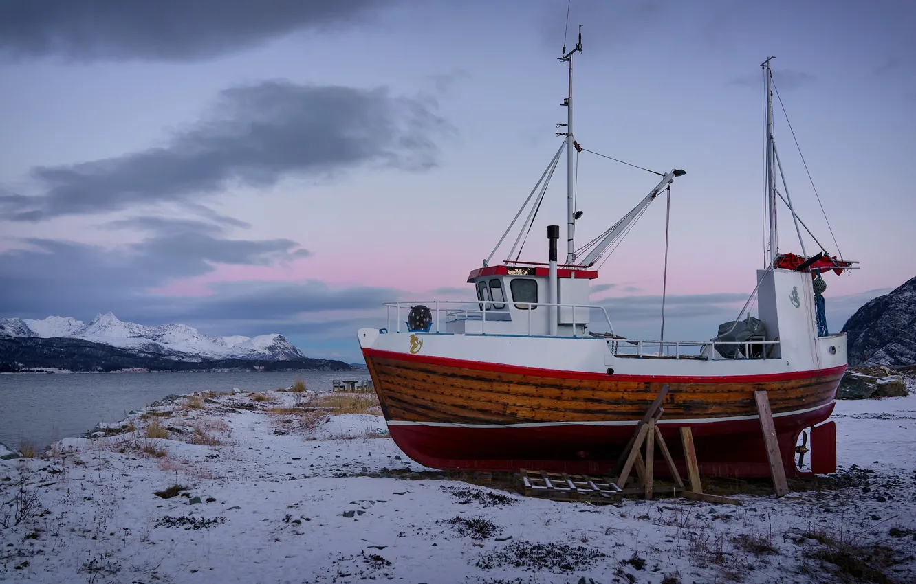Фото обои зима, горы, Норвегия, баркас, Norway, фьорд, Reisafjorden, Troms Fylke