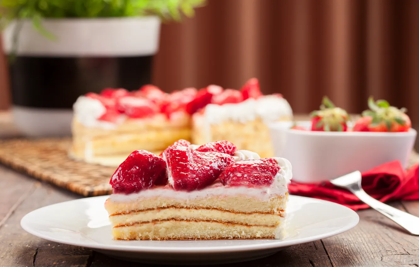 Фото обои ягоды, сливки, клубника, сладости, торт, пирожное, крем, десерт