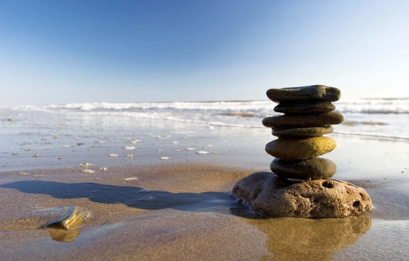 Фото обои песок, море, вода, макро, галька, камни, фото, океан