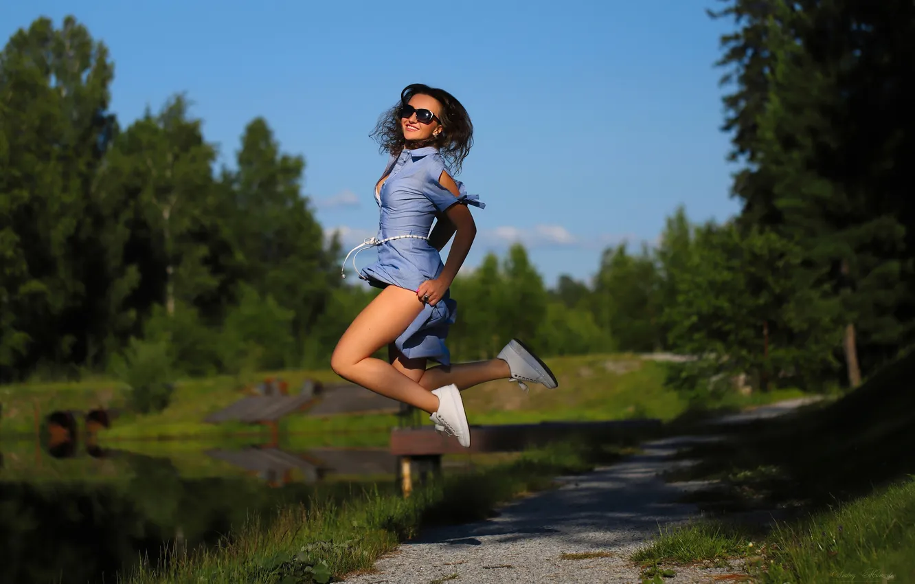Фото обои девушка, милая, модель, Очки, Улыбка, брюнетка, Обои, Лифчик