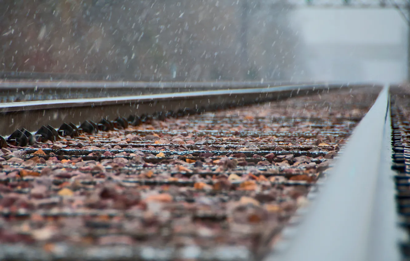 Фото обои снег, металл, фокус, железная дорога