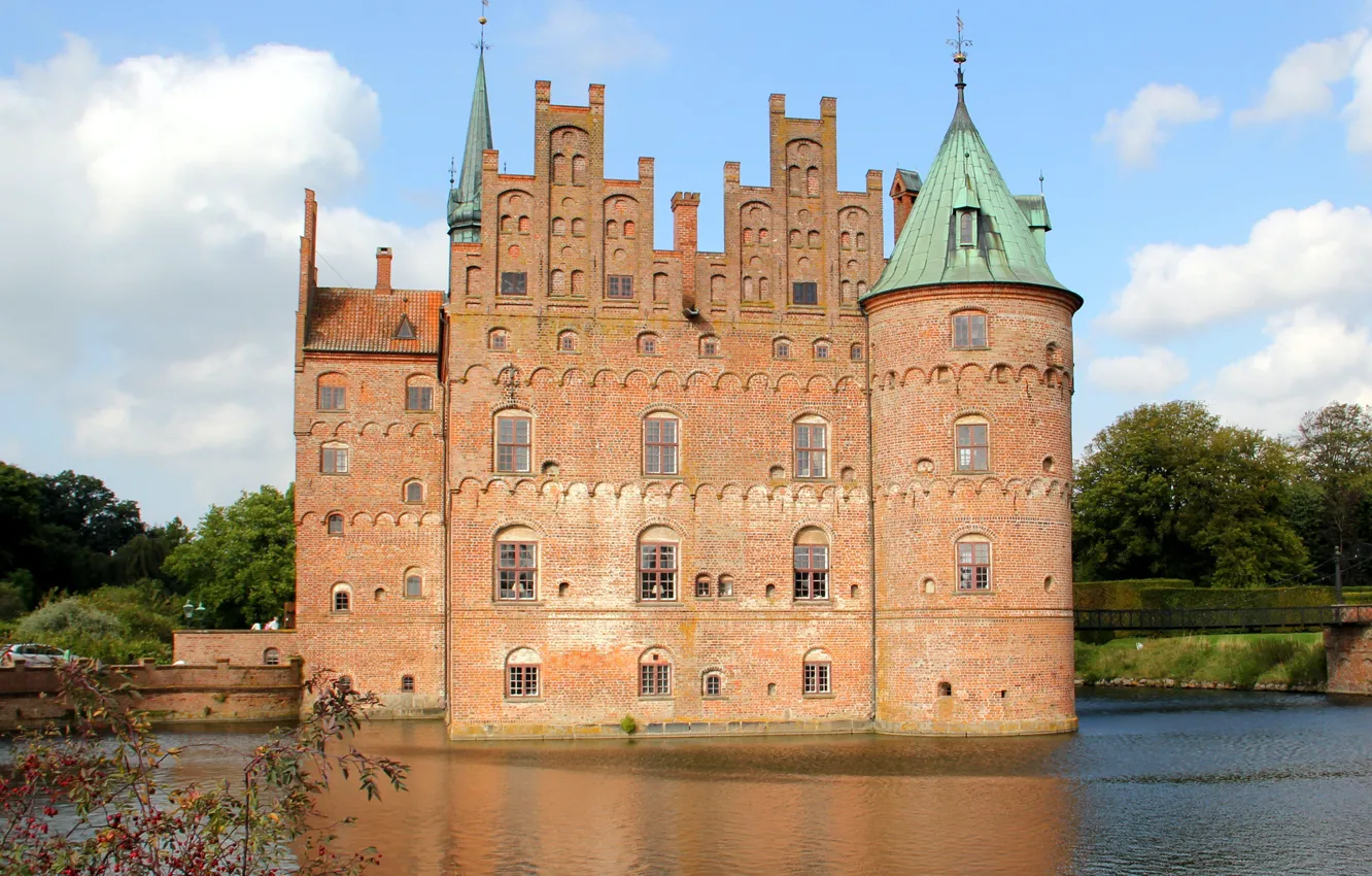 Фото обои вода, пруд, замок, Дания, башни, на воде, water, шпили
