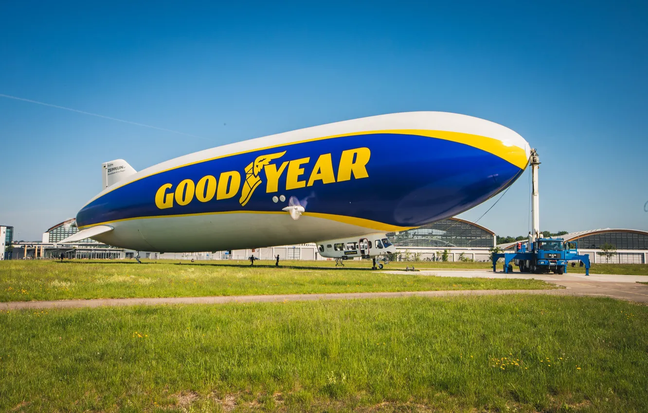 Фото обои airship, goodyear, zeppelin