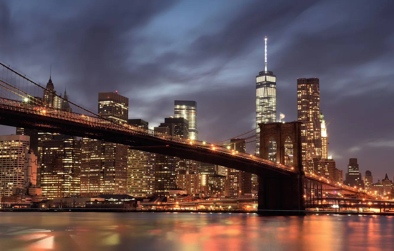 Фото обои ночь, мост, огни, побережье, дома, Нью-Йорк, небоскребы, залив