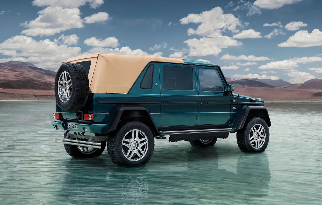 Фото обои Небо, Облака, Вид сзади, Mercedes-Maybach G 650 Landaulet, Вода.