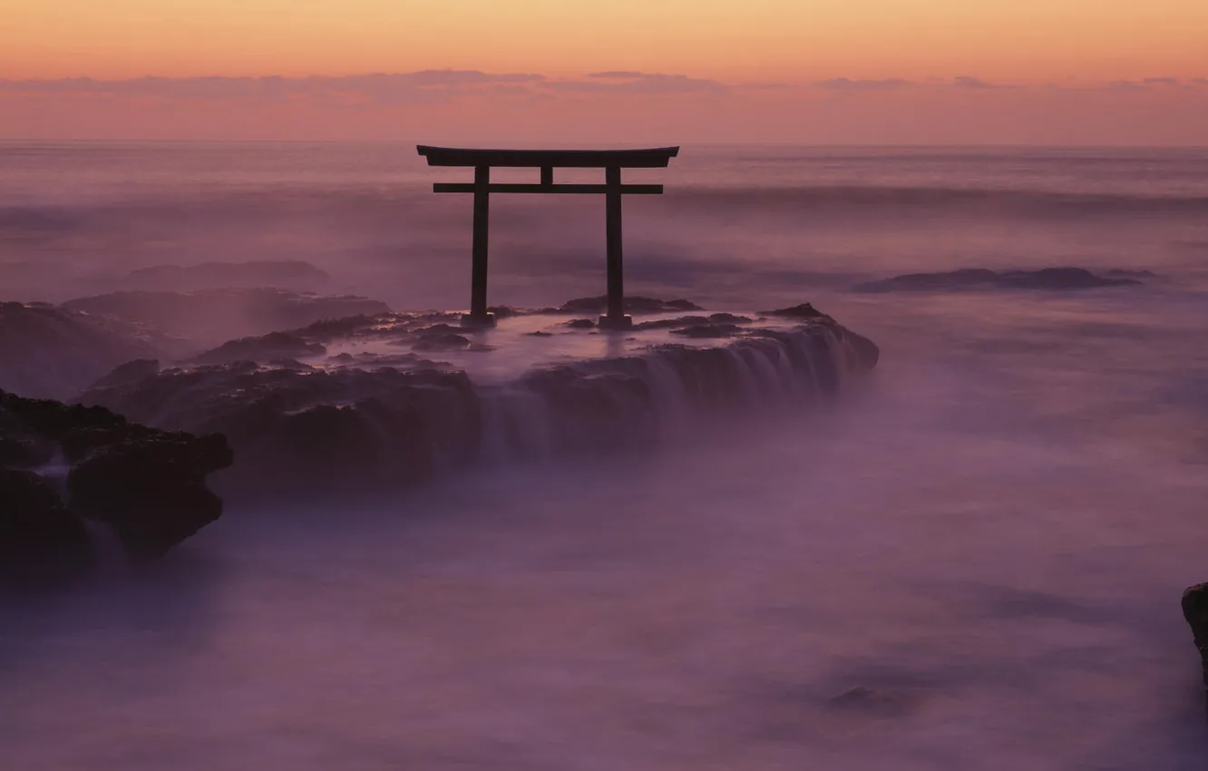Фото обои море, туман, скалы, япония, врата