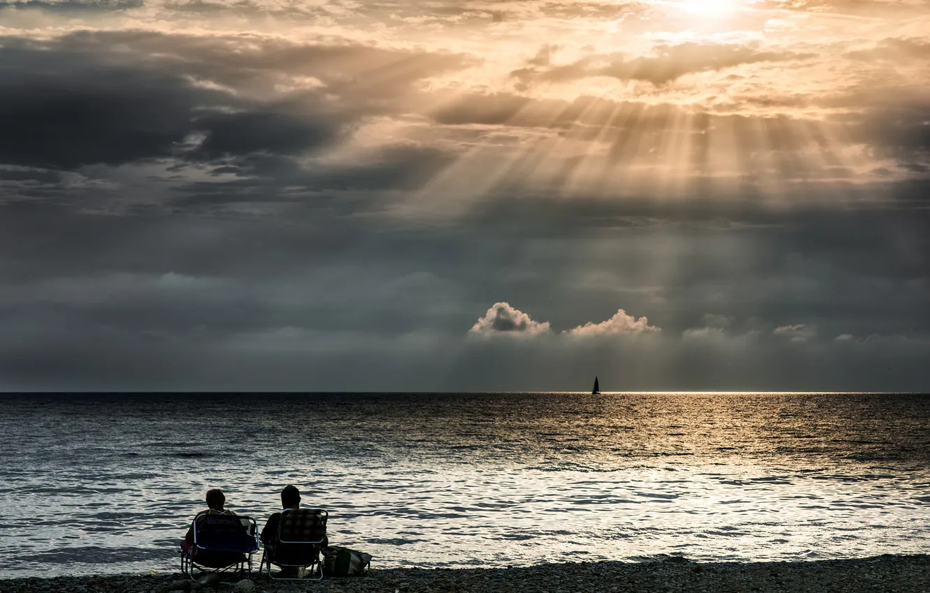 Фото обои beach, sea, Sun, sunset, people, boat, light rays