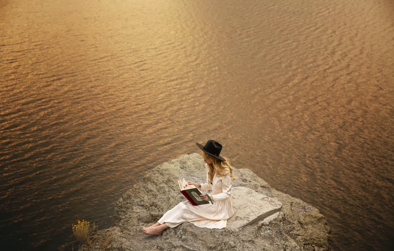 Фото обои море, девушка, книга
