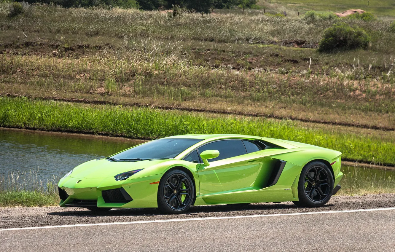 Фото обои Lamborghini, Green, river, Aventador