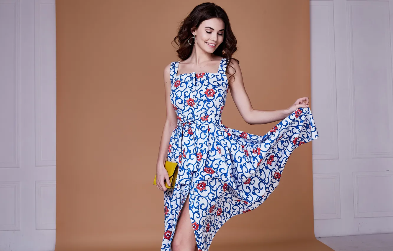 Фото обои girl, dress, woman, young, brunette, gorgeous