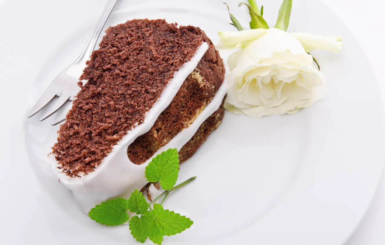 Фото обои роза, еда, тарелка, торт, белая, пирожное, десерт, сладкое