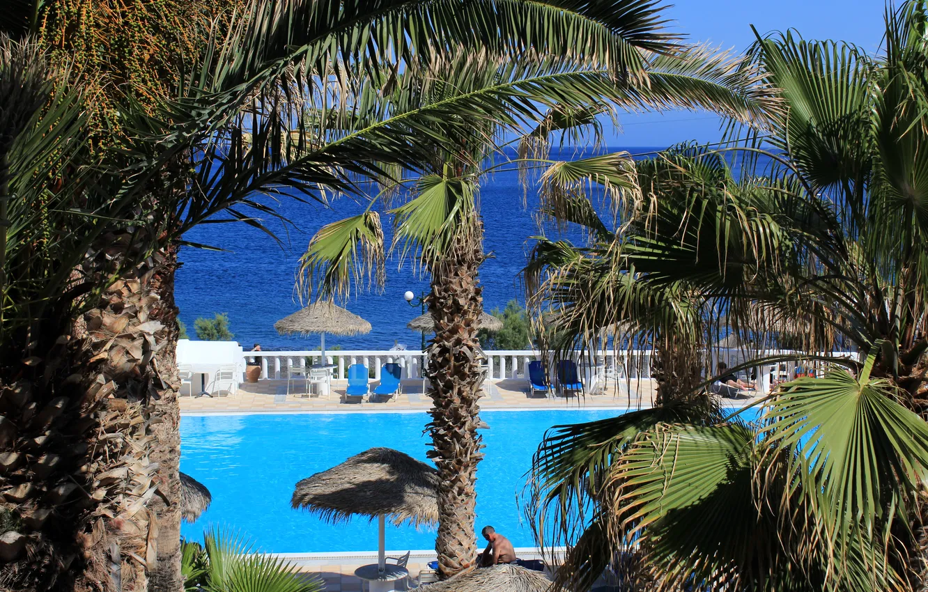Фото обои море, пальмы, бассейн, Греция, курорт, Kamari
