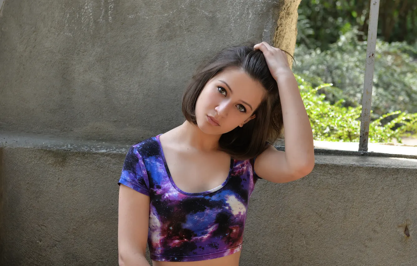 Фото обои girl, beautiful, cute, tank top