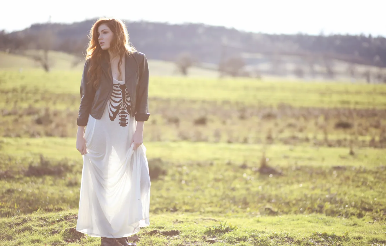 Фото обои girl, grass, dress, field, nature, woman, model, redhead