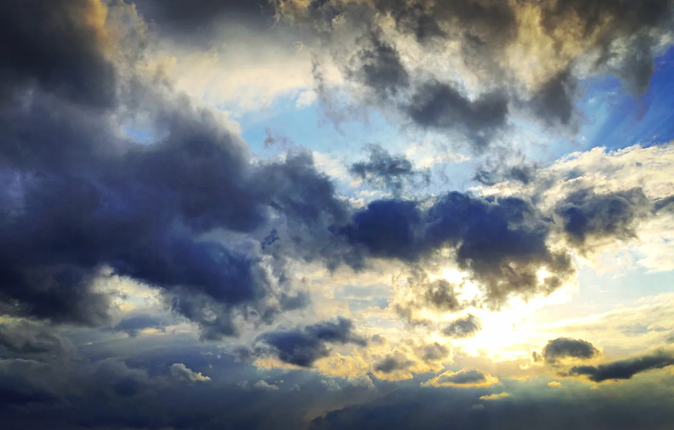 Фото обои солнце, облака, лучи, закат, Небо, голубоенебо
