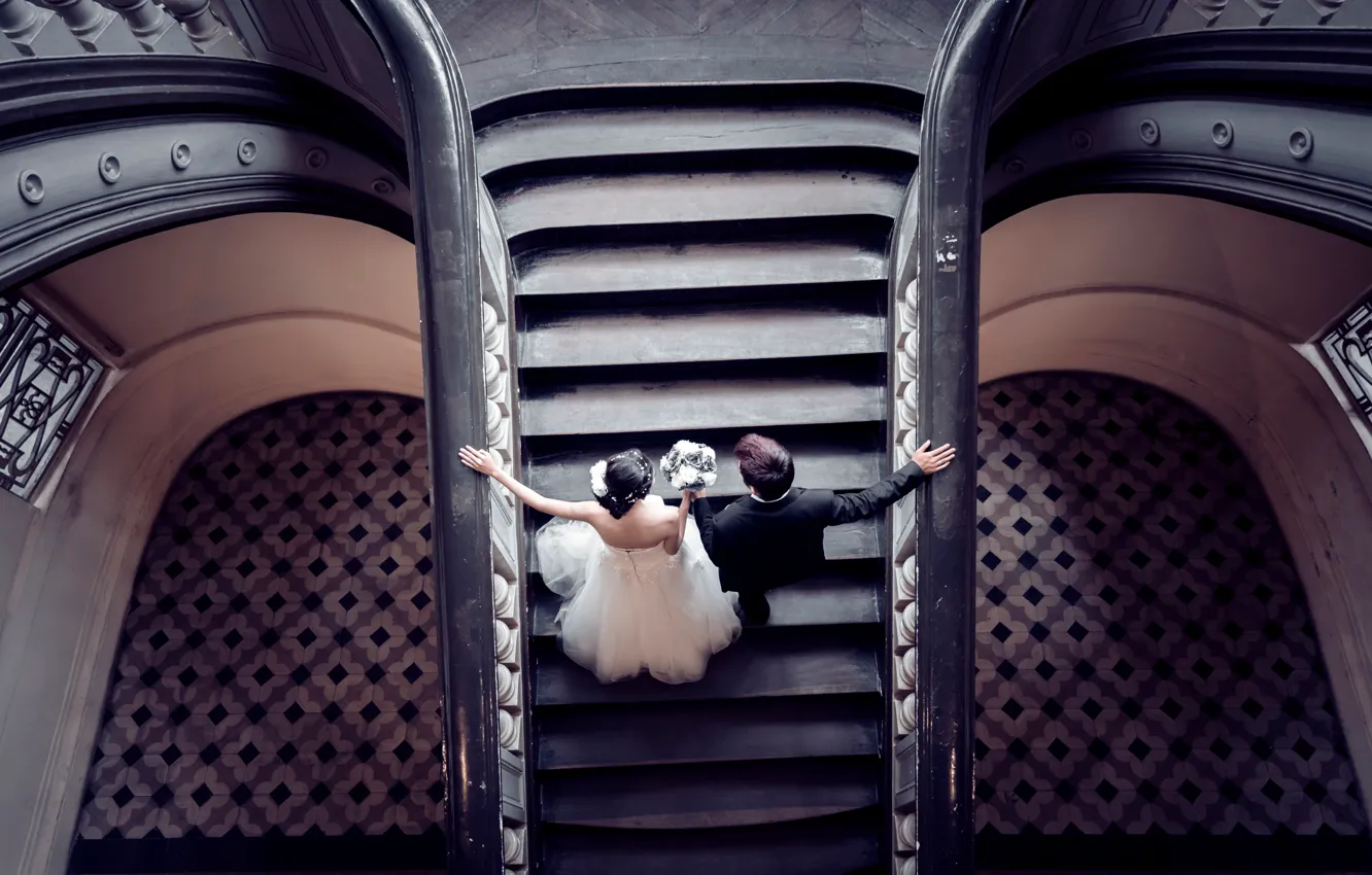Фото обои платье, костюм, лестница, влюбленные, невеста, холл, жених