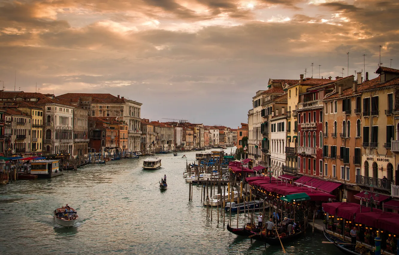Фото обои море, люди, здания, дома, лодки, Италия, Венеция, кафе